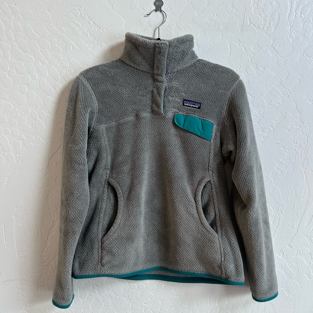 Patagonia Women’s Gray Fleece Pullover with Teal Trim - Picture 2 of 4